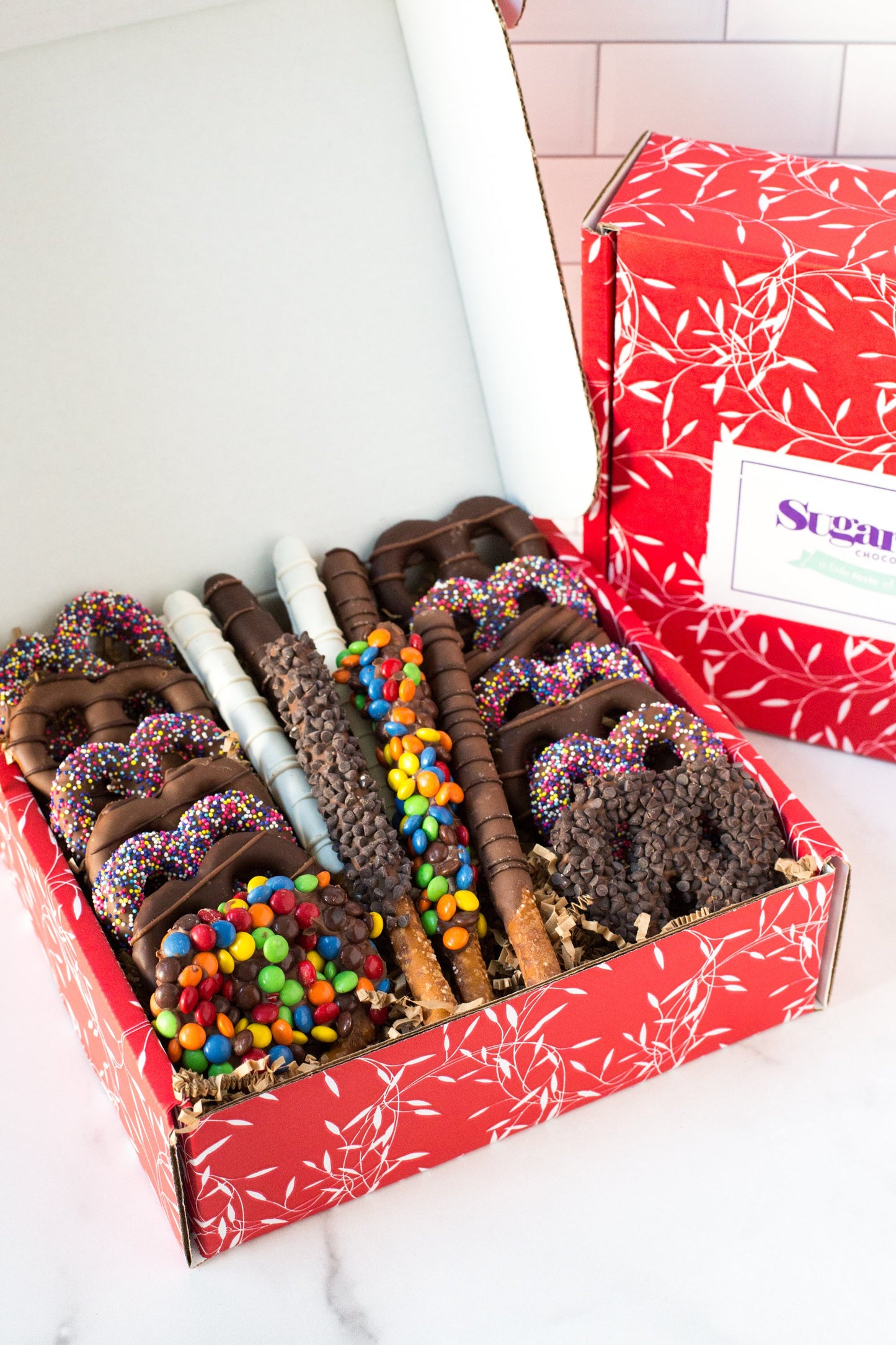 *🍫🥨 Chocolate Pretzel Passion Gift Box – 22 Hand-Dipped Gourmet Pretzels 🎁*