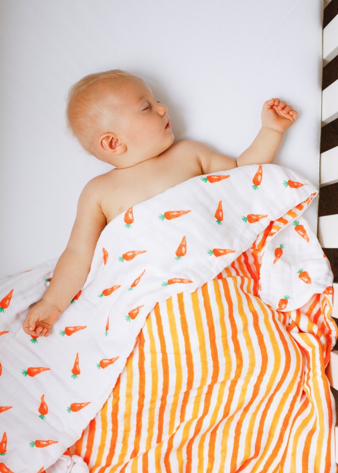 🥕 Organic Snug Carrot Blanket - Cozy Comfort for Little Veggie Lovers 🌿